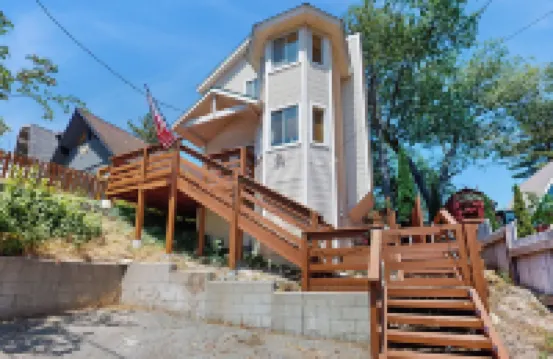 2BR Cabin - Close to Big Bear & Lake Arrowhead
