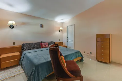 Tropical Vibes! Riverfront Bonita Springs Hideaway - Homestays