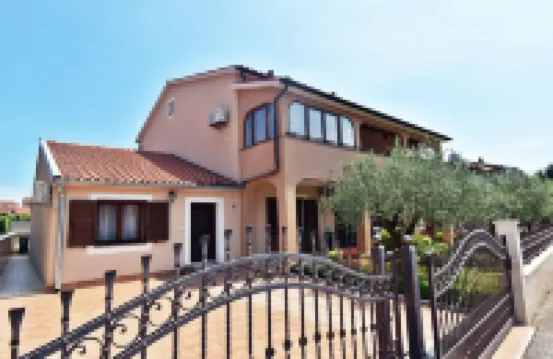 Apartment With Terrace & Lovely Garden