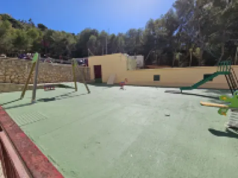 해변과 수영장 근처 숙소