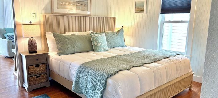 Charming Outer Banks Cottage with Stunning Ocean Views - Hot Tub - Walk to Beach Hotels in Kitty Hawk