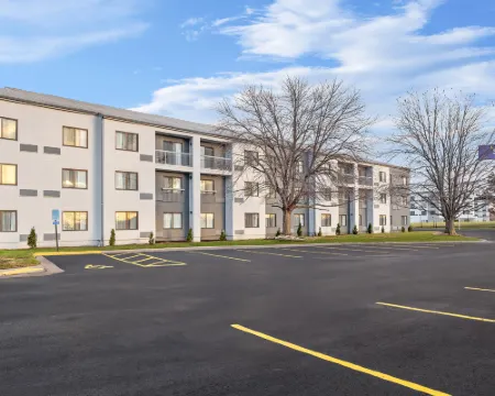 Spark by Hilton Bettendorf Quad Cities Hotels in Bettendorf