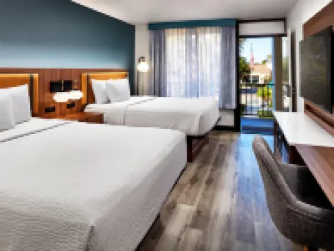 La Quinta Inn & Suites by Wyndham Thousand Oaks-Newbury Park Hotels in Thousand Oaks