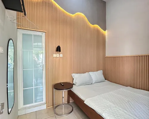 Sugih Waras Family Homestay Hotels in Junrejo