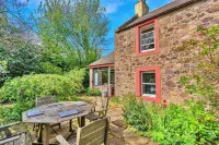 Historical Cottage Near Preston Mill, No Deposit - 3-Star