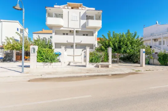 耶爾庫尼卡公寓飯店