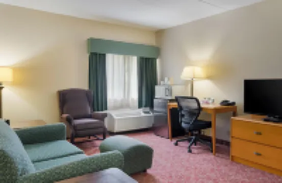 All Seasons Inn & Suites Smithfield Providence