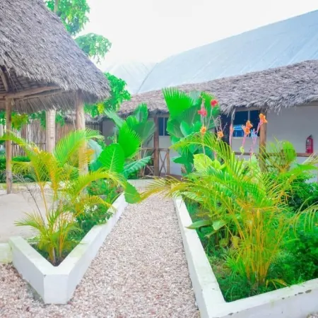 Uhuru Hotel & Restaurant