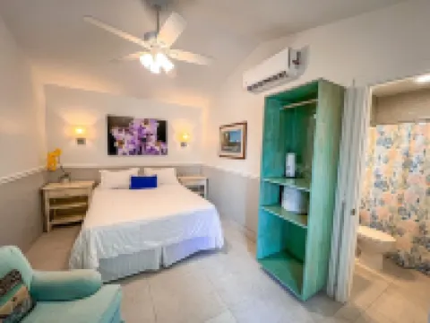 Sunset Cove Beach Resort