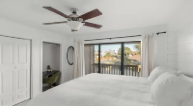 Sandbar Serenade by Avantstay Beachside Home + Pool + Tennis Court + Beach Access + Near Pier Park