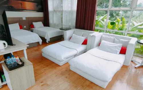 Bukit Cikahuripan Resort - 度假村