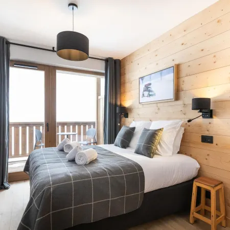 Apartment in Fornelet with Ski-In/Ski-Out Access