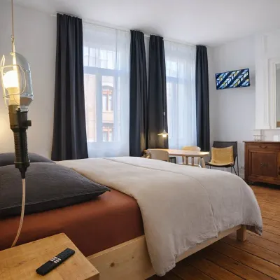 La Maison Fives - Esprit Hôtel Design - Lille Отели рядом с достопримечательностью «Цеха компании Fives-Lille»
