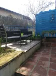 Maisonnette Ideally Located at the Foot of the Napoleon Bridge