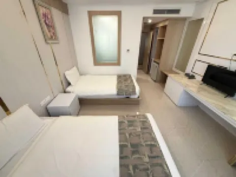 Palette Luxe Jomtien Beach Pattaya Hotel dekat Pattaya Floating Market