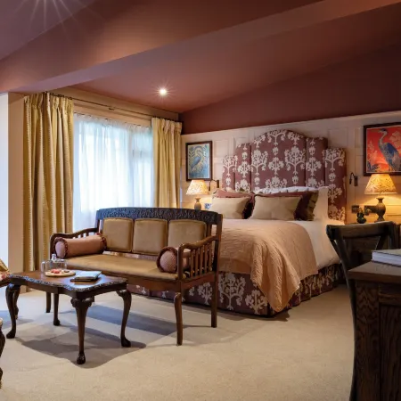 Potters Heron Hotel