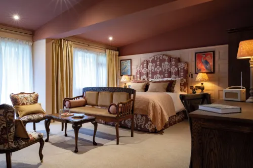 Potters Heron Hotel