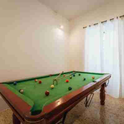 Charming Bormla Stay Terrace BBQ Pool Table Fitness & Recreational Facilities