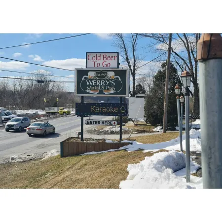 Werry's Cottages Motel & Pub by OYO East Stroudsburg Poconos