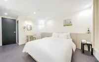 Hotel Azure