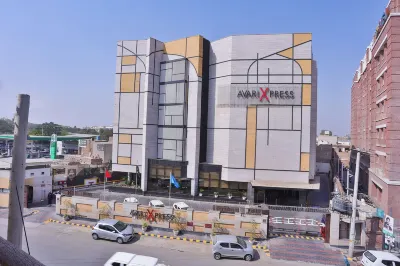 Avari Xpress Hotel - Multan Hotels near Multan Airport