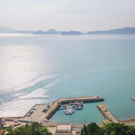 Yeosu Wayo Ocean View Pension Отели рядом с достопримечательностью «Поле для гольфа The Ocean»