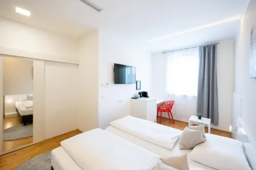 Shome Hotel Graz I Self Check-in I Free Parking