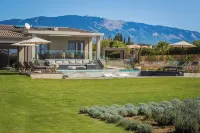 赫利俄斯豪華別墅(Helios Luxury Villas)