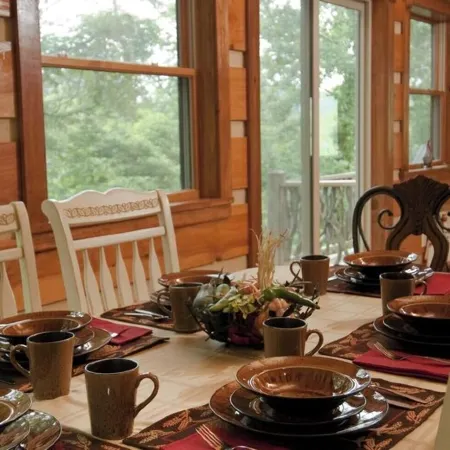 Come and enjoy Bryson City! Just minutes from NOC, Deep Creek, GSMNP, Fishing!!!