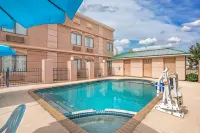 Comfort Inn North Conroe - Pools