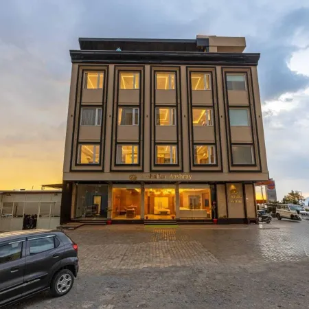 Hotel Ambalika Aashray Katra