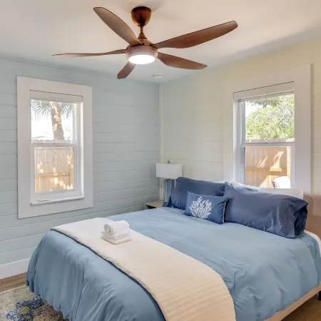 Mins to Beach & Mayo Clinic, Pet Friendly 4BR Home