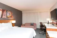 Sonesta Hotel Grand Rapids Airport