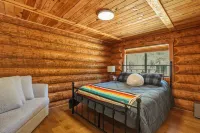 Lucky Logger Cute and Cozy Cabin Getaway - Alppimaja