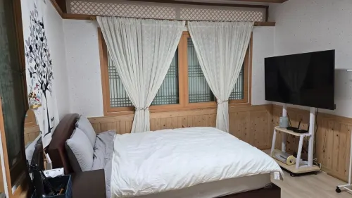 Hanok Yeonggot House Muan