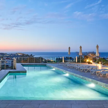 Spacious Villa with Private Jacuzzi Shared Pool and Amazing View RU