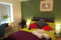 Apartment Sleeps 10 - Pets Parking Ev Charging