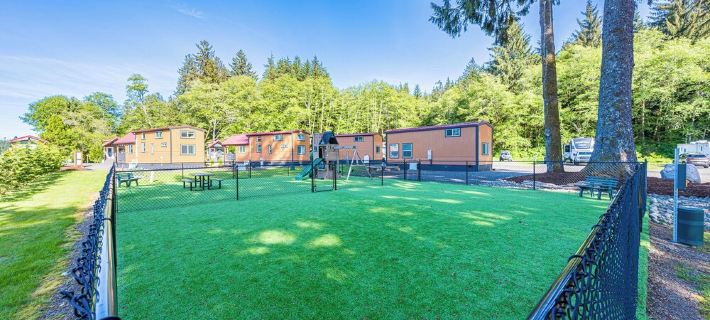 Rainforest Retreat Tiny Home: Bohemian Cottage Hotels in Forks
