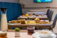 Seven Seas Residence - breakfast