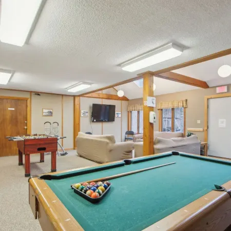Pete Gay by Avantstay Indoor Heated Pool + Rec Center Near Gore Mountain Отели в г. Джонсберг