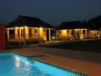 Country Retreat - Rooftop Pools