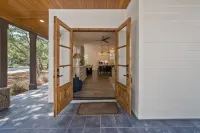 Playin Hooky 4 Bedroom Home by RedAwning - Parvekkeita