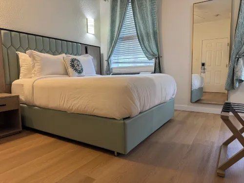 Athens Hotel & Suites - Motels