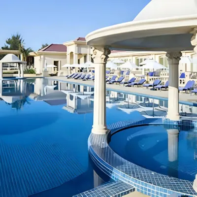 The IMPERIAL Vung Tau Hotel Отели рядом с достопримечательностью «Пляж Бэк»