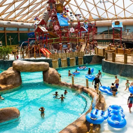 8-Person HotTub, Family&Group Friendly, EV Charger, Free Platinum Pool Pass