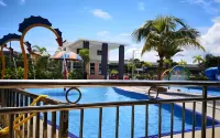 Hotel PEN Mutiara - مسبح