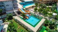 Catty Cats Garden Hotel - Beach