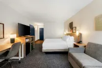 Spark by Hilton Staunton - Uima-altaat