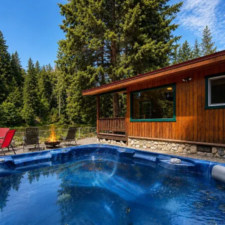 Rivers Edge 2 Bedroom Home by NW Comfy Cabins by RedAwning