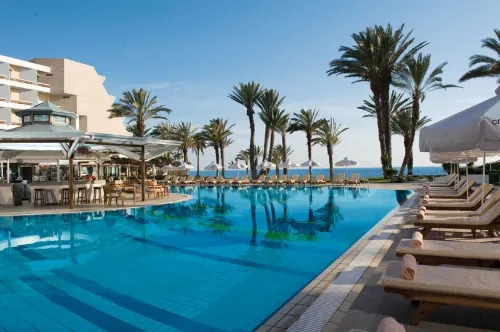 Constantinou Bros Pioneer Beach Hotel - parking